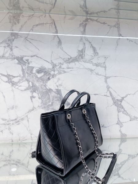 2023 spring and summer designer bag tote beach bag retro one shoulder handbag chain bag fashion trend capacity large work
2023 spring and summer designer bag tote beach bag retro one shoulder handbag chain bag fashion trend capacity large work