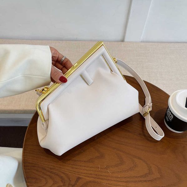 the factory sells handbags y bag women 2023 new geometric single shoulder messenger lock women's
the factory sells handbags y bag women 2023 new geometric single shoulder messenger lock women's