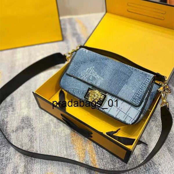 fashion brand handbag new f denim art print western style one shoulder diagonal span postman staff armpit handbag women's bag trend han
fashion brand handbag new f denim art print western style one shoulder diagonal span postman staff armpit handbag women's bag trend han