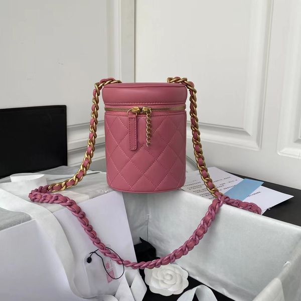 channel spring and summer new round drum bag baby leather with gold/shiny lacquer finish metal capacity large multi color optional
channel spring and summer new round drum bag baby leather with gold/shiny lacquer finish metal capacity large multi color optional