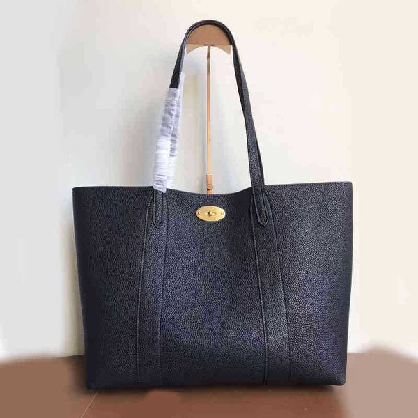 designer bag totes the tote bag women quality leather design handbag shopping bags messenger shoulder bags retro lady wallet 220905
designer bag totes the tote bag women quality leather design handbag shopping bags messenger shoulder bags retro lady wallet 220905