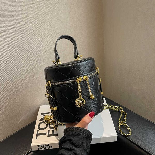 design bag store clearance wholesale this year's popular small dign 2023 new women's versatile msenger unique super bucket
design bag store clearance wholesale this year's popular small dign 2023 new women's versatile msenger unique super bucket