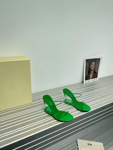 2023 spring and summer high heel slippers show metal teeth female open toe hollow shaped with fashion, Black
2023 spring and summer high heel slippers show metal teeth female open toe hollow shaped with fashion, Black