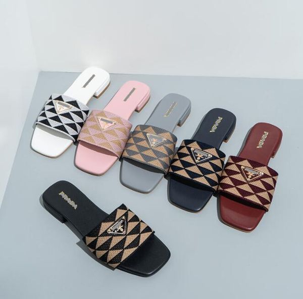 2023 summer luxury sandals designer women flip flops slipper fashion genuine leather slides metal chain ladies casual shoes, Black
2023 summer luxury sandals designer women flip flops slipper fashion genuine leather slides metal chain ladies casual shoes, Black