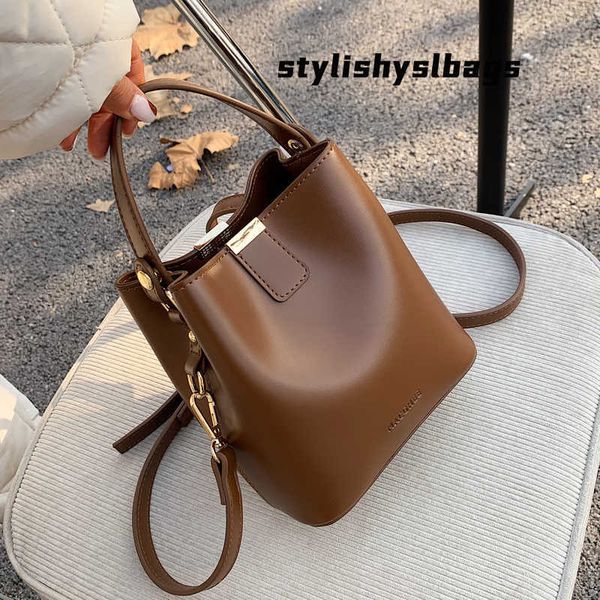 totes solid color pu leather bucket crossbody bags for women 2021 fashion brand designer handbags ladies shoulder messenger purses 020823h
totes solid color pu leather bucket crossbody bags for women 2021 fashion brand designer handbags ladies shoulder messenger purses 020823h