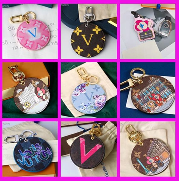 2023 designer luxury letter key chain dice combination men women metal keychain party gift design car key brand key holder with gift box, Silver
2023 designer luxury letter key chain dice combination men women metal keychain party gift design car key brand key holder with gift box, Silver