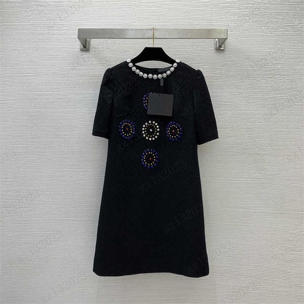 jacquard logo dress drill decorative round neck short sleeved dress slim version of fashion designer joker maxiskit dress for women elegant, Black;gray
jacquard logo dress drill decorative round neck short sleeved dress slim version of fashion designer joker maxiskit dress for women elegant, Black;gray