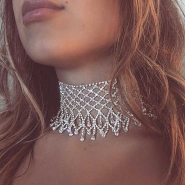 pendant necklaces personalized and creative women's necklace full of diamond exaggerated water drop tassel necklace fashion jewelry, Silver
pendant necklaces personalized and creative women's necklace full of diamond exaggerated water drop tassel necklace fashion jewelry, Silver
