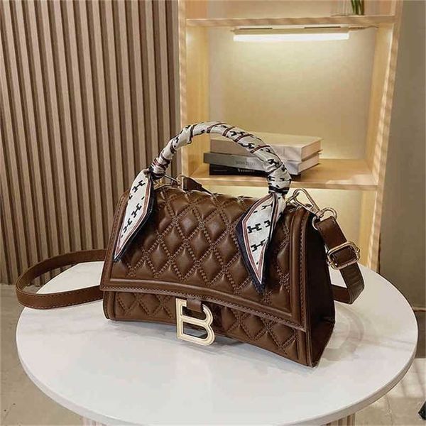 20% off handbag 2023 new bag lingge square messenger
20% off handbag 2023 new bag lingge square messenger