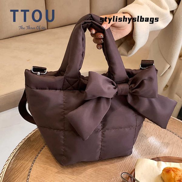 totes fashion bow space pad cotton women handbag tote winter quilted female shoulder messenger bag nylon fluffy padded shopper purse 020823h
totes fashion bow space pad cotton women handbag tote winter quilted female shoulder messenger bag nylon fluffy padded shopper purse 020823h