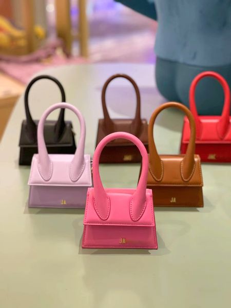 famous jacquems le chiquito noeud shoulder bags hourglass handbag crossbody luxury designer mini large medium fashion clutch leather envelop
famous jacquems le chiquito noeud shoulder bags hourglass handbag crossbody luxury designer mini large medium fashion clutch leather envelop