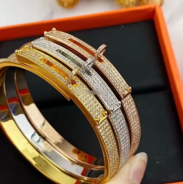 fashion boutique bangle bracelet for men and women high-end handmade luxury diamond-inlaid 18k rose gold button bracelet jewelry accessories, Black
fashion boutique bangle bracelet for men and women high-end handmade luxury diamond-inlaid 18k rose gold button bracelet jewelry accessories, Black