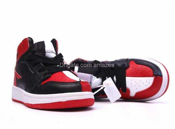 2022 basketball shoes 1 high homage to home chicago numbered kids sports 1s black university red white girls boys children students sneakers
2022 basketball shoes 1 high homage to home chicago numbered kids sports 1s black university red white girls boys children students sneakers
