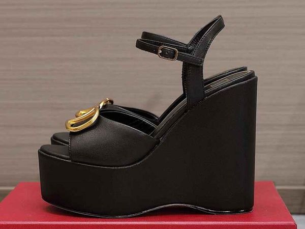 v8126280 sandals vlogo signature wedge pump high heels fashion sandal shoes for women size 35-41 fendave, Black
v8126280 sandals vlogo signature wedge pump high heels fashion sandal shoes for women size 35-41 fendave, Black
