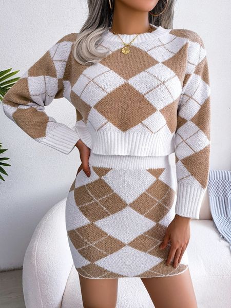 two piece dress latest women autumn winter o neck elegant contrast color knitted navel baring sweater wrap hip skirt casual set la 230208, White
two piece dress latest women autumn winter o neck elegant contrast color knitted navel baring sweater wrap hip skirt casual set la 230208, White