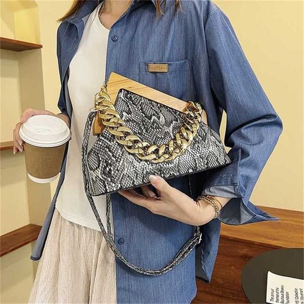10% off handbag 2023 new bag simple shell shoulder messenger popular clip buckle women's
10% off handbag 2023 new bag simple shell shoulder messenger popular clip buckle women's