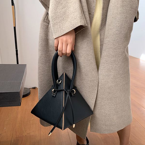 evening bags triangle fashionable pu leather mini crossbody for women handbags and purses lady shoulder hand bag 230208
evening bags triangle fashionable pu leather mini crossbody for women handbags and purses lady shoulder hand bag 230208