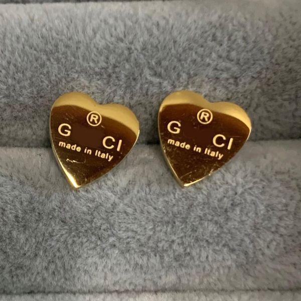 2022 stainless steel women designer stud high polished luxury style simple heart love couple earrings for lady party wedding hoop wholesale, Golden;silver
2022 stainless steel women designer stud high polished luxury style simple heart love couple earrings for lady party wedding hoop wholesale, Golden;silver