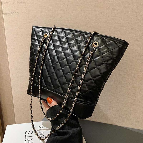solid color pu leather chain totes shoulder bags for women 2022 women's designer zipper handbag female travel simple armpit bag
solid color pu leather chain totes shoulder bags for women 2022 women's designer zipper handbag female travel simple armpit bag