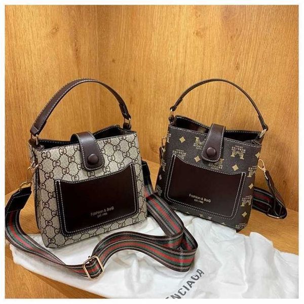 26% off handbag 2023 new bag early simple and printed letter bucket shoulder messenger women's
26% off handbag 2023 new bag early simple and printed letter bucket shoulder messenger women's