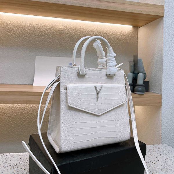 fashion designer bag totes women leather tote bag y letter luxurys handbags black elegant briefcase pouch shoulder crossbody bags bookbags p
fashion designer bag totes women leather tote bag y letter luxurys handbags black elegant briefcase pouch shoulder crossbody bags bookbags p