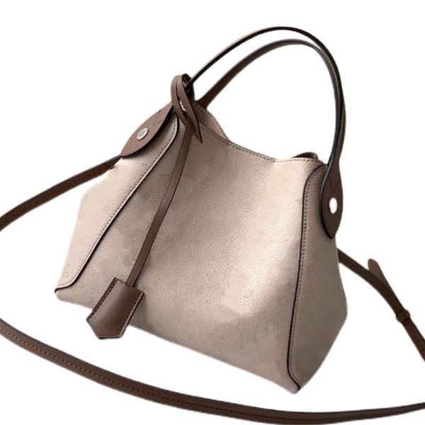 handbag designer bags tote bag bags leather crobody bag famous handbags lady bag cross-body bag ladies wallet ladies fashion casual luxury s
handbag designer bags tote bag bags leather crobody bag famous handbags lady bag cross-body bag ladies wallet ladies fashion casual luxury s
