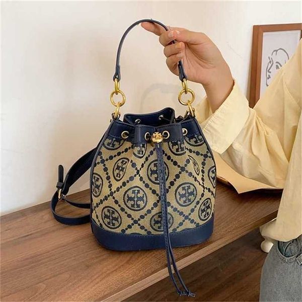 12% off handbag 2023 new bag women's can be and mixed batches korean version little red book same style printed temperament bucket port
12% off handbag 2023 new bag women's can be and mixed batches korean version little red book same style printed temperament bucket port