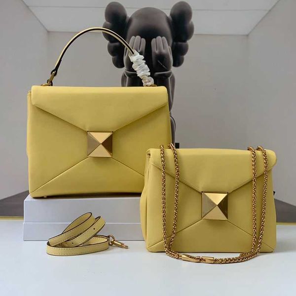 luxury chain bag fashion big rivet luxury hand retro design leather women shoulder messenger ladies pure tote
luxury chain bag fashion big rivet luxury hand retro design leather women shoulder messenger ladies pure tote