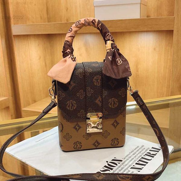 vintage pu leather luxury shoulder crossbody bags for women 2022 women's designer small flap handbag female travel printing bag
vintage pu leather luxury shoulder crossbody bags for women 2022 women's designer small flap handbag female travel printing bag