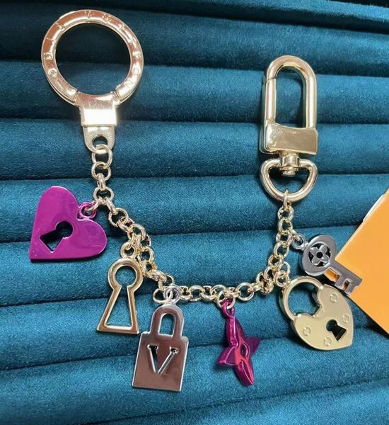 new chain style men's and women's key chains luxury key chain belt original box, Silver
new chain style men's and women's key chains luxury key chain belt original box, Silver