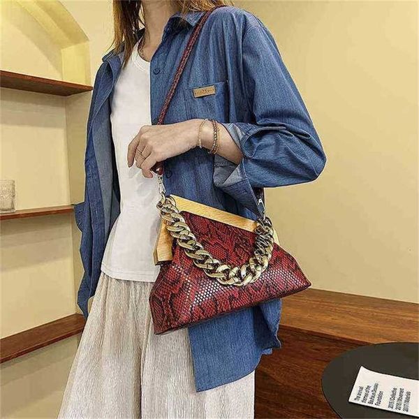 28% off handbag 2023 new bag spring chain clip snake triangle temperament celebrity shoulder messenger
28% off handbag 2023 new bag spring chain clip snake triangle temperament celebrity shoulder messenger