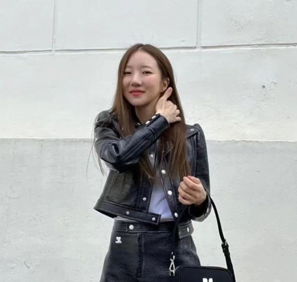 women s jackets fashion 132602 classic trendy luxury designer cloth women embroidered stand collar black pu short jacket coat 11 230208, Black;brown
women s jackets fashion 132602 classic trendy luxury designer cloth women embroidered stand collar black pu short jacket coat 11 230208, Black;brown