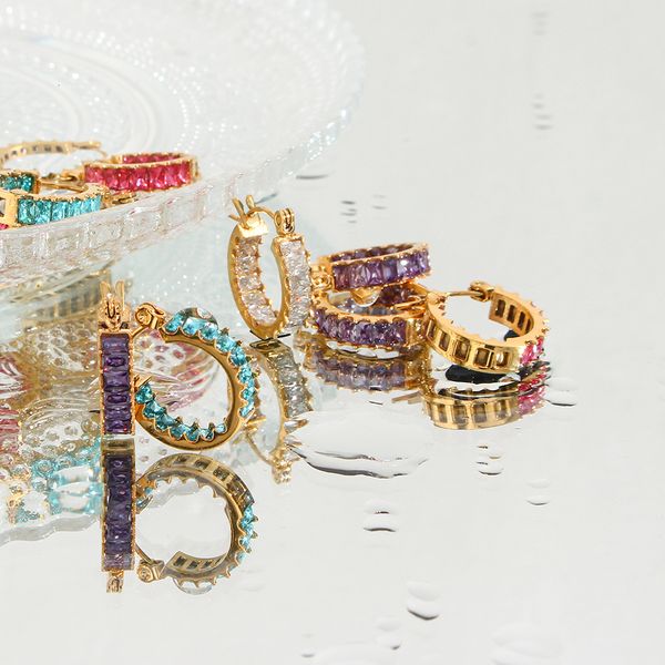 hoop huggie creative design summer colorful blingbling crystal paved hoop earrings red pink purple blue clear cz earrings for women 230209, Golden;silver
hoop huggie creative design summer colorful blingbling crystal paved hoop earrings red pink purple blue clear cz earrings for women 230209, Golden;silver