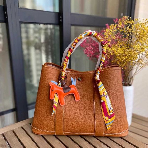factory wholesale designer h ormes totes handbags garden bag classic fashion leather women's 2023 new color single shoulder diagonal cr
factory wholesale designer h ormes totes handbags garden bag classic fashion leather women's 2023 new color single shoulder diagonal cr