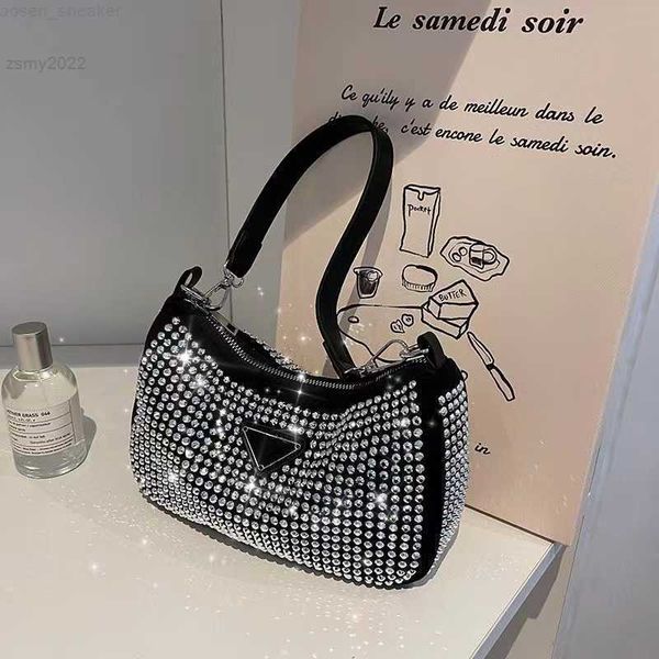 youth leisure fashion chain single shoulder bag lady shopping trend shining diamond oblique across bag
youth leisure fashion chain single shoulder bag lady shopping trend shining diamond oblique across bag