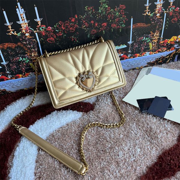 quilted sheepskin shoulder bags chain crossbody bags evening handbag jewelry heart zipper clutch wallet inside pocket chains leather shoulde
quilted sheepskin shoulder bags chain crossbody bags evening handbag jewelry heart zipper clutch wallet inside pocket chains leather shoulde