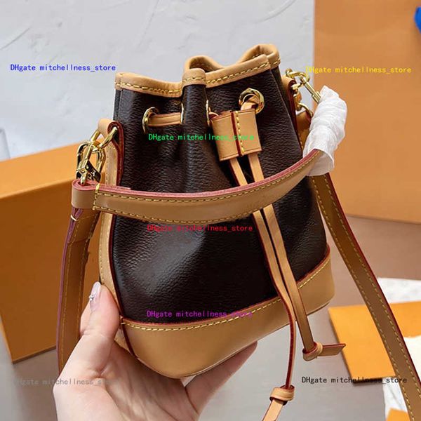 designer bag mini bucket bags luxury shoulder crossbody bag leather women drawstring handbag classic nano tote bags old flower wallet ladies
designer bag mini bucket bags luxury shoulder crossbody bag leather women drawstring handbag classic nano tote bags old flower wallet ladies