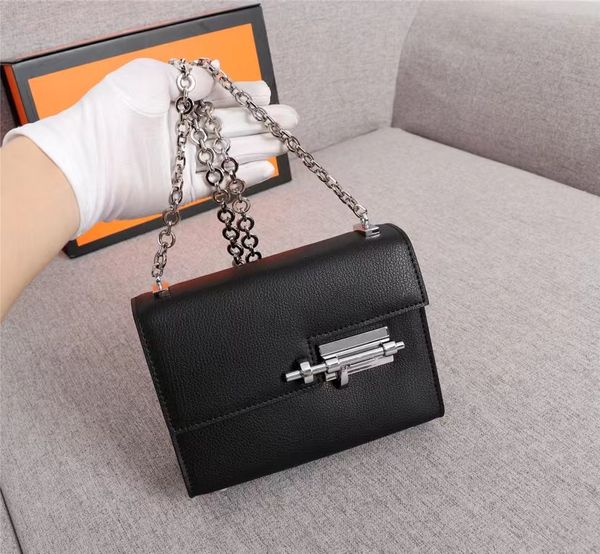 3-color classic fashion women's bag shoulder bag handbag messenger bag small square bag geometric bag
3-color classic fashion women's bag shoulder bag handbag messenger bag small square bag geometric bag