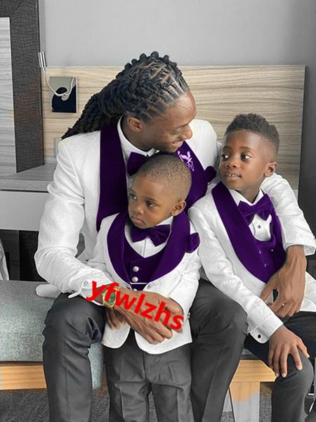 customize tuxedo embossing handsome shawl lapel groom tuxedos men suits wedding/prom/dinner man blazer jacket pants tie vest w1256, Black;gray
customize tuxedo embossing handsome shawl lapel groom tuxedos men suits wedding/prom/dinner man blazer jacket pants tie vest w1256, Black;gray