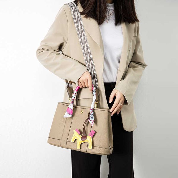 factory wholesale designer h ormes totes handbags 2023 new garden bag women's one shoulder crossbody bucket large capacity tote wide st
factory wholesale designer h ormes totes handbags 2023 new garden bag women's one shoulder crossbody bucket large capacity tote wide st