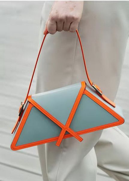 2023 new woman shoulder bag handbag ladies messenger bags triangle fashion classic bags handbags luxury designer
2023 new woman shoulder bag handbag ladies messenger bags triangle fashion classic bags handbags luxury designer