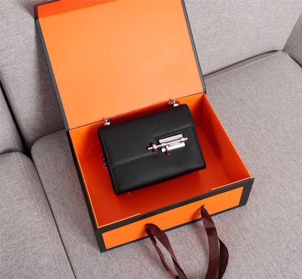 mini bag fashion shoulder bag chain luxury handbag brand bag women crossbody bag leather silver buckle pistol bag designer bag pvc summer
mini bag fashion shoulder bag chain luxury handbag brand bag women crossbody bag leather silver buckle pistol bag designer bag pvc summer