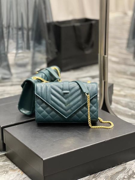 shopping bag leather envelope bag italian cowhide single chain crossbody, double chain single chain 5a quality
shopping bag leather envelope bag italian cowhide single chain crossbody, double chain single chain 5a quality