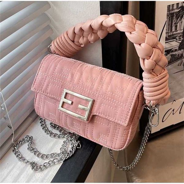 12% off handbag 2023 new bag sense of minority embroidered thread armpit women's summer style chain messenger small square
12% off handbag 2023 new bag sense of minority embroidered thread armpit women's summer style chain messenger small square