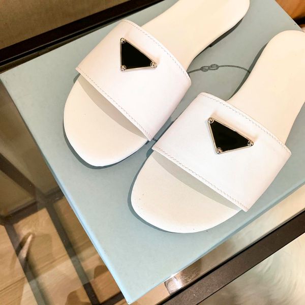 with box 2021 designer slippers beach scuffs classic flat woman slides summer lady cartoon big head l bath fashion women shoes th, Black
with box 2021 designer slippers beach scuffs classic flat woman slides summer lady cartoon big head l bath fashion women shoes th, Black