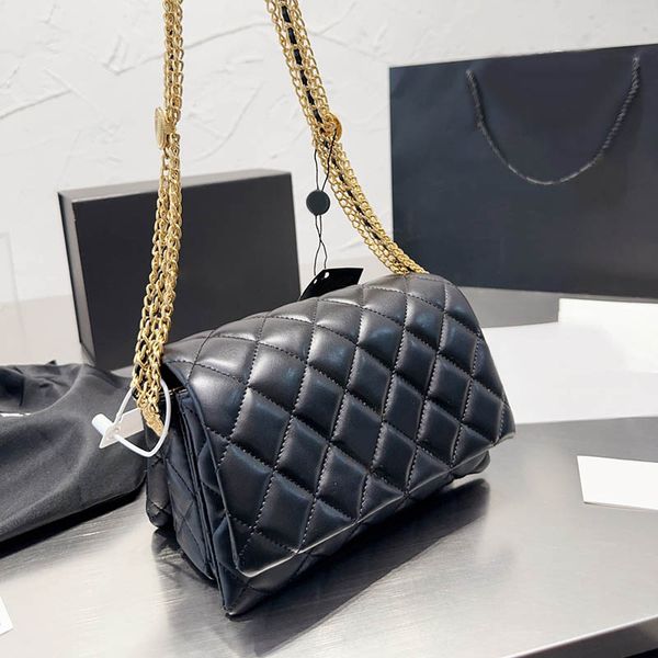 designer handbag shoulder the totes bags classic waterproof wallet double letters solid hasp waist square stripes women classic versatile lu
designer handbag shoulder the totes bags classic waterproof wallet double letters solid hasp waist square stripes women classic versatile lu