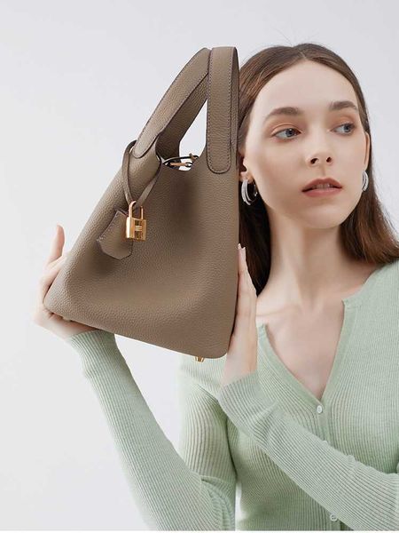 designer herme shoulder bags for women online outlet in spring of 2023 the new-style cowhide on first layer wi
designer herme shoulder bags for women online outlet in spring of 2023 the new-style cowhide on first layer wi