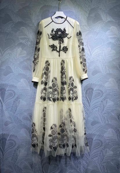 spring new long dress round neck and mesh, Black;gray 
spring new long dress round neck and mesh, Black;gray