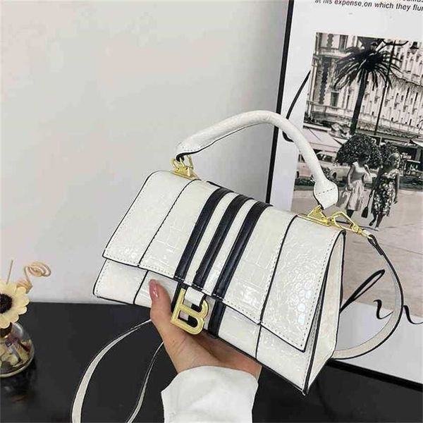 32% off handbag 2023 new bag women's hourglass stone pattern flavor texture hand
32% off handbag 2023 new bag women's hourglass stone pattern flavor texture hand