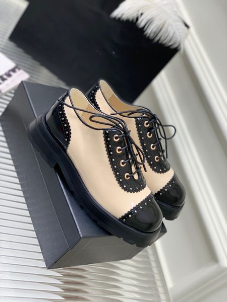 the new spring 2023 sandal is round - headed leather with all-in-one brogue lace-up thick sole, Black
the new spring 2023 sandal is round - headed leather with all-in-one brogue lace-up thick sole, Black